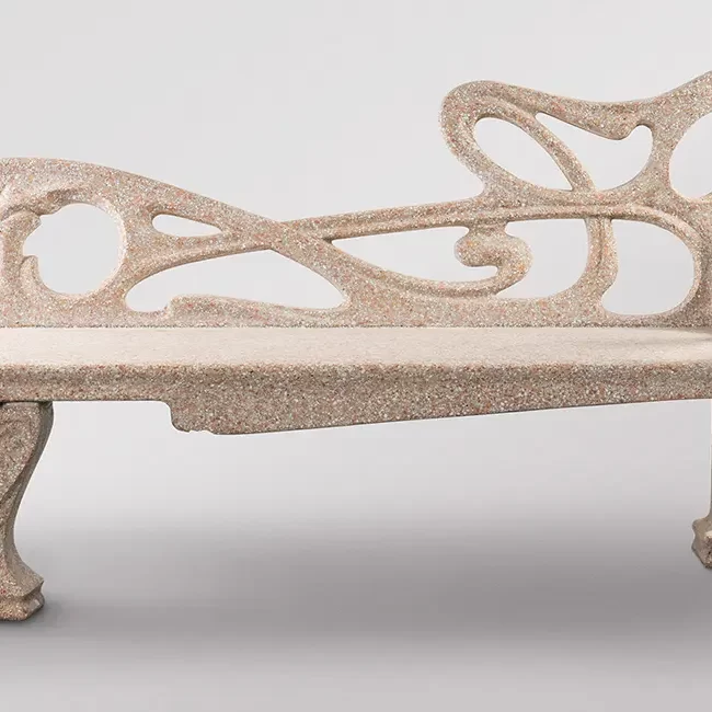 Banco de diseño inspirado en Gaudí